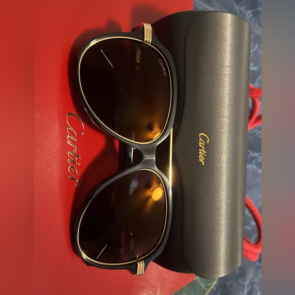 Brand new sunglasses never wore before.